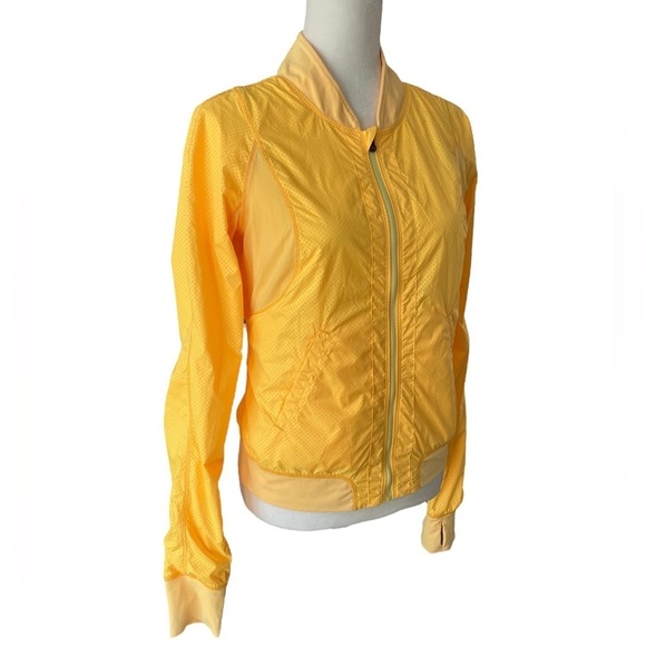 Lululemon Run: Two To Make It True Jacket
Mellow Lemon / Burning Yellow - Picture 5 of 15